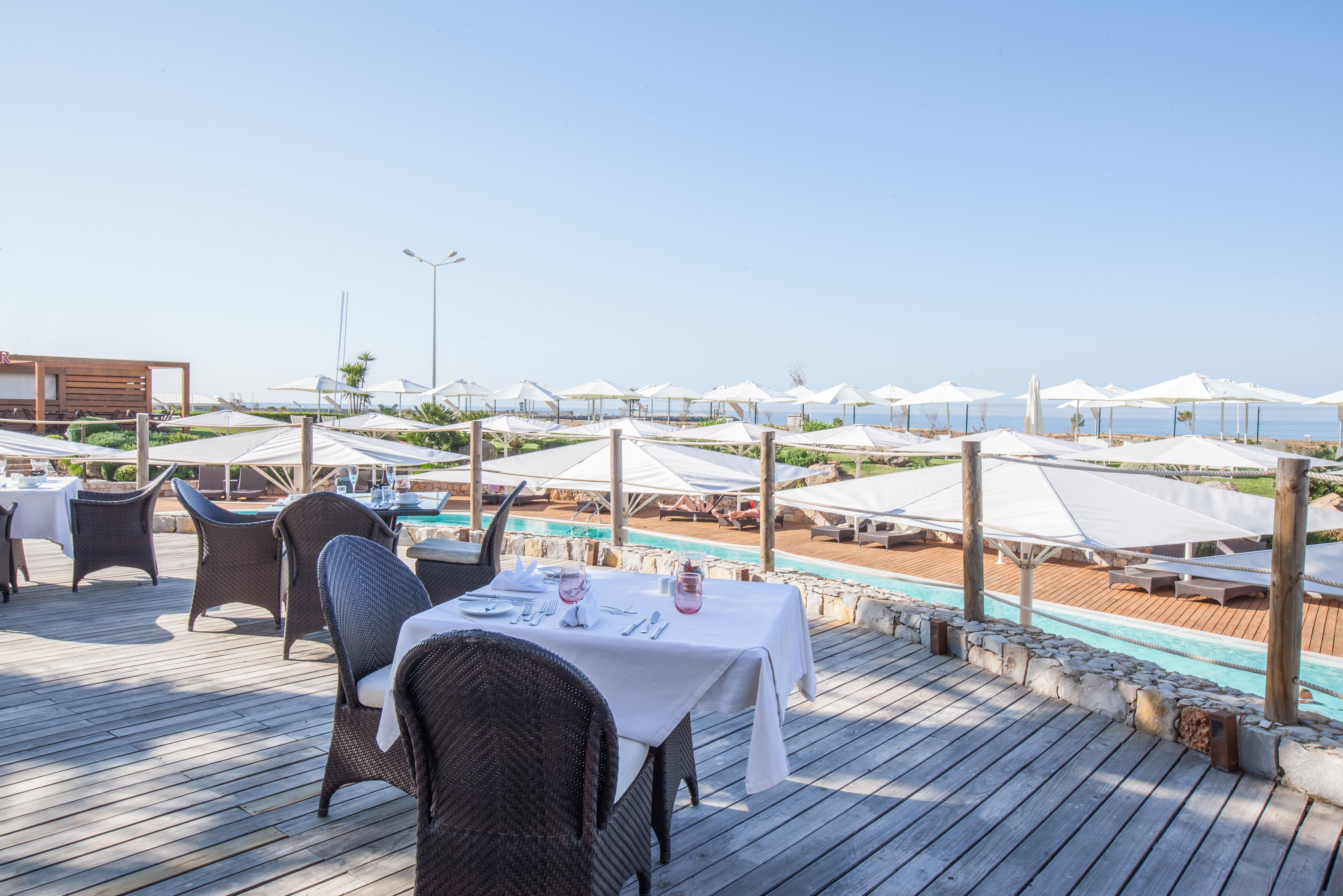 كراون بلازا فيلامورا المظهر الخارجي الصورة The beach at the hotel