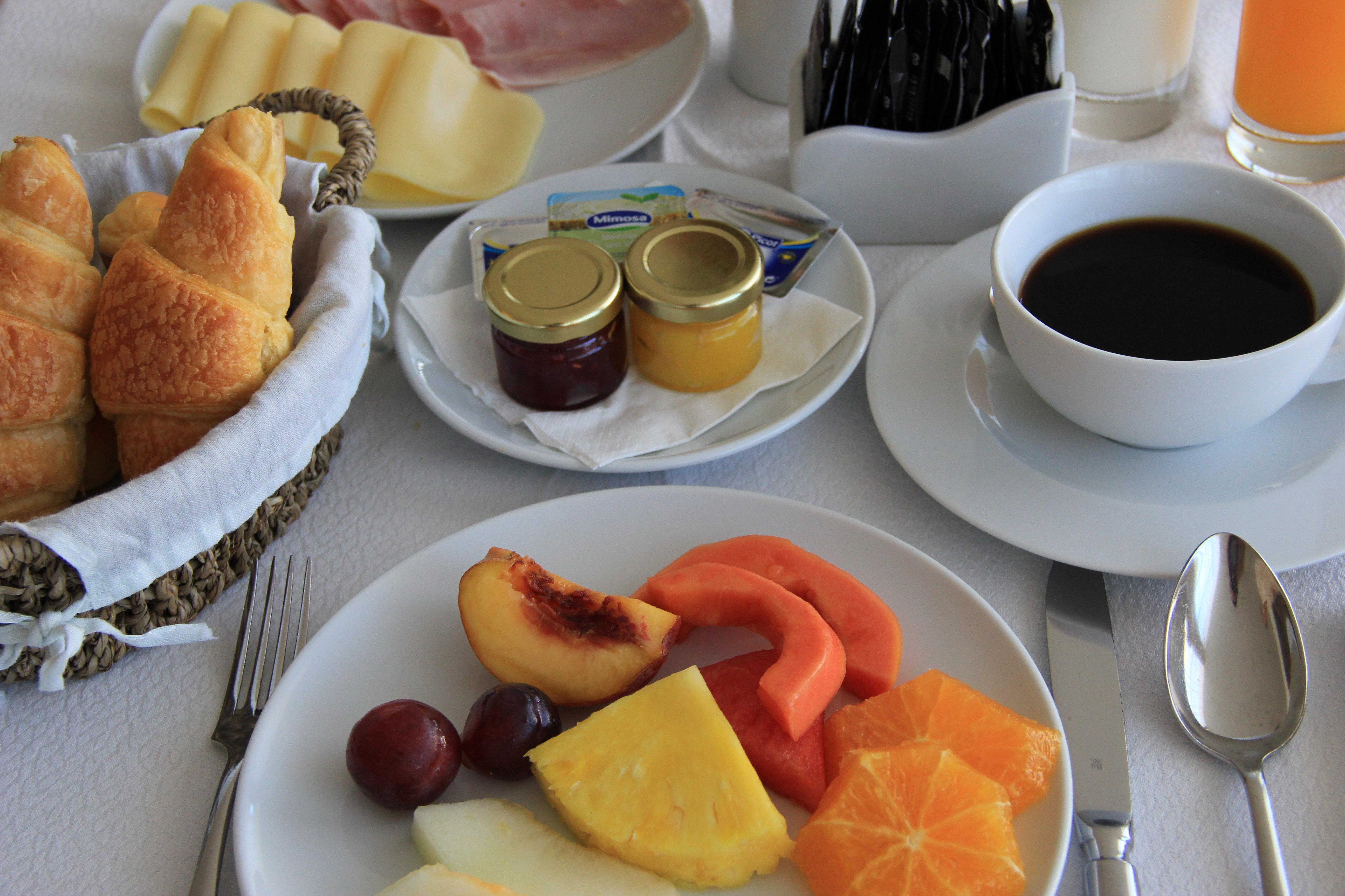 كراون بلازا فيلامورا المظهر الخارجي الصورة Continental breakfast