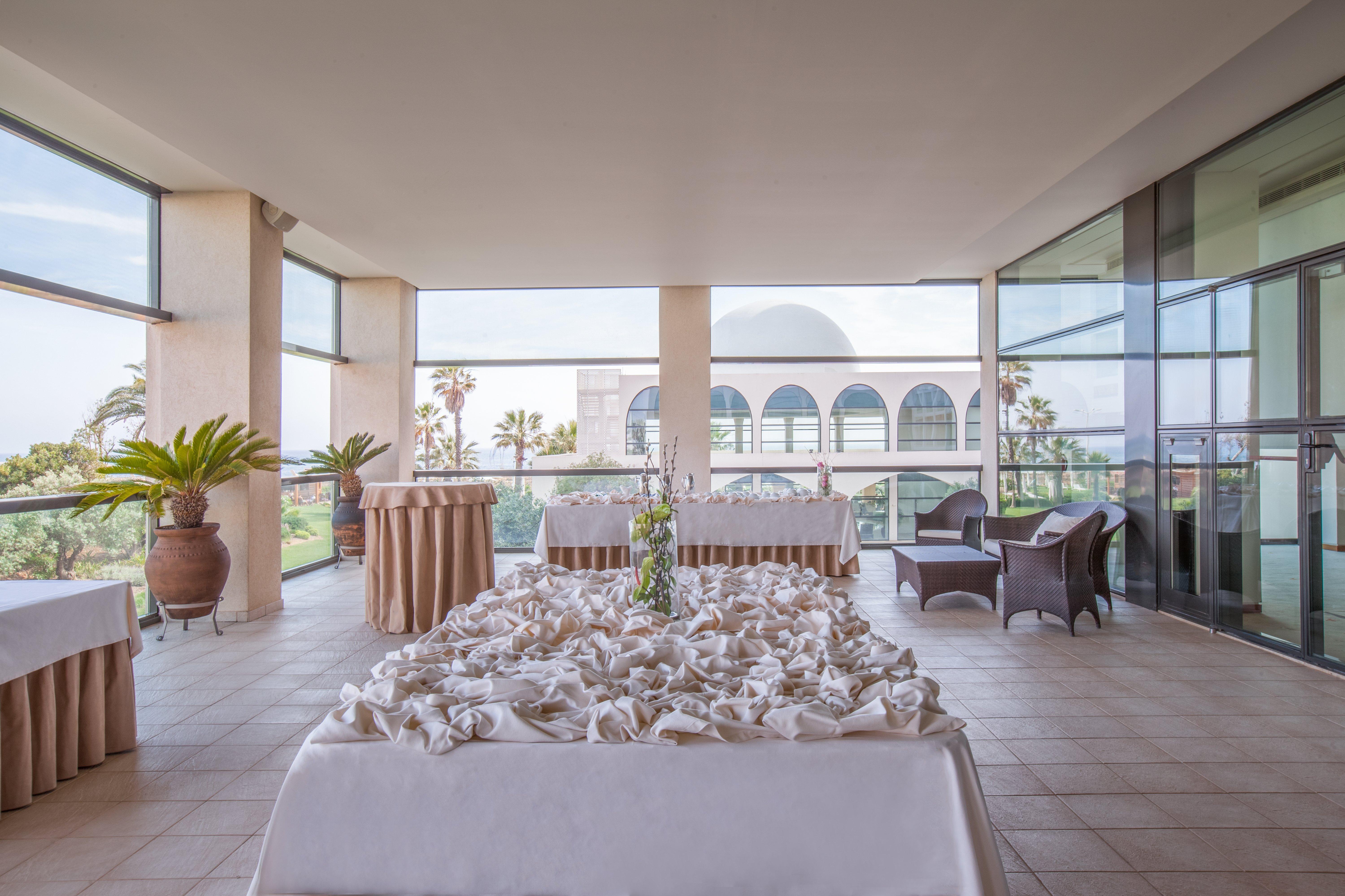 كراون بلازا فيلامورا المظهر الخارجي الصورة The interior of the hotel