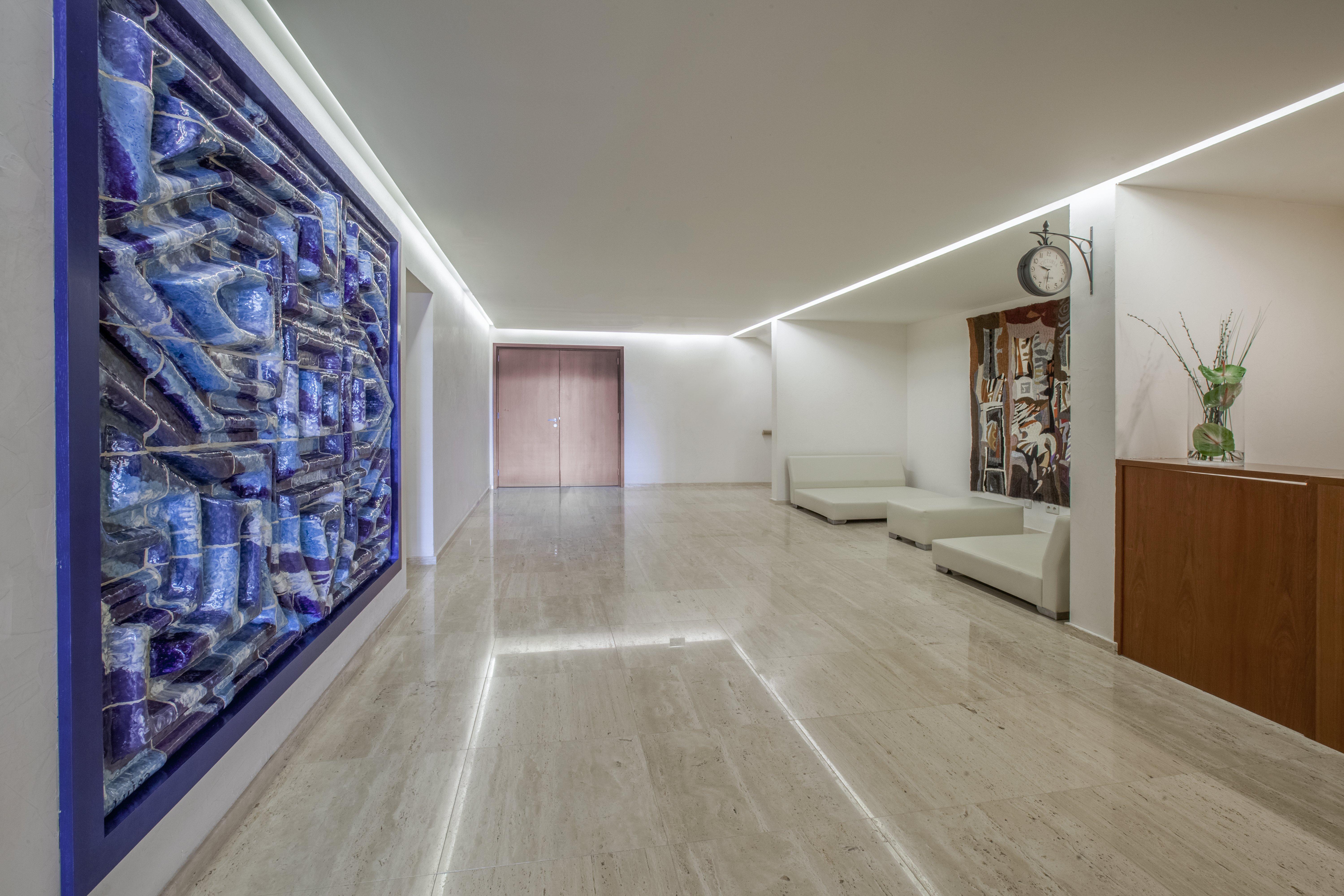 كراون بلازا فيلامورا المظهر الخارجي الصورة Interior of the hotel